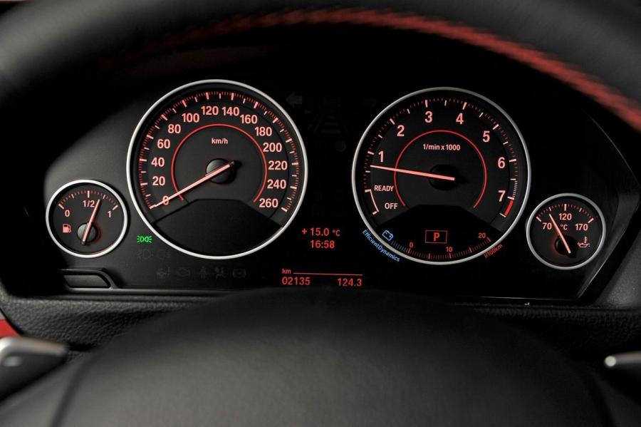  BMW 3-Series 2012 года  (фото 26 из 191)